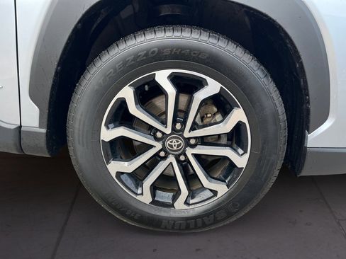 Used 2024 Toyota Corolla Cross AWD Hybrid image 15