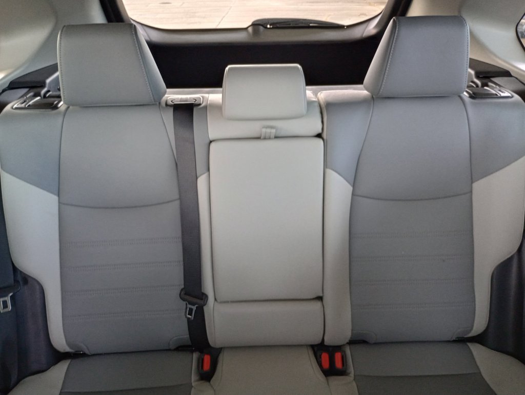 Used 2024 Toyota RAV4 XLE Premium FWD image 25