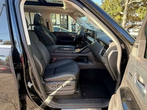 Used 2025 INFINITI QX80 Sensory AWD/4WD image 9
