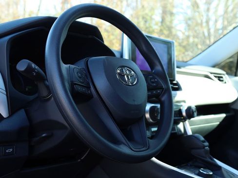 New 2025 Toyota RAV4 XLE image 6