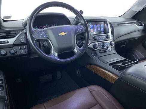 Certified 2019 Chevrolet Suburban Premier w/ Premier Plus Edition image 2