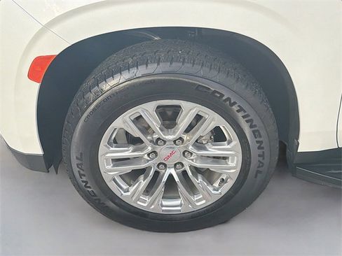 Used 2022 GMC Yukon SLT w/ SLT Luxury Package image 38