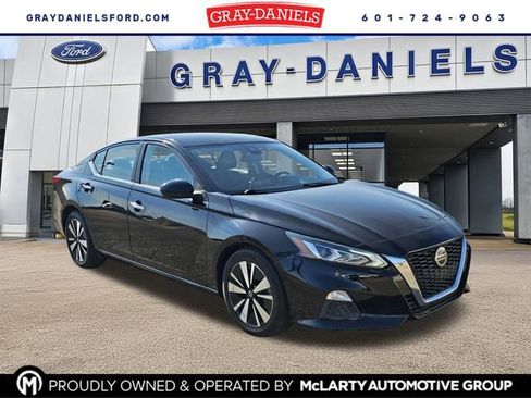 Used 2022 Nissan Altima 2.5 SV image 1