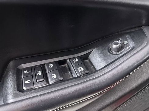 Used 2023 Jeep Grand Cherokee Limited w/ Black Appearance Package image 24