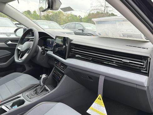 New 2026 Volkswagen Jetta SE image 18