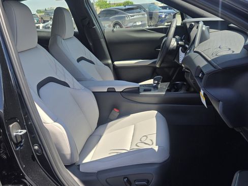 New 2026 Lexus UX 300h FWD image 13