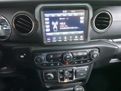 Used 2023 Jeep Wrangler Unlimited Sahara AWD/4WD image 16