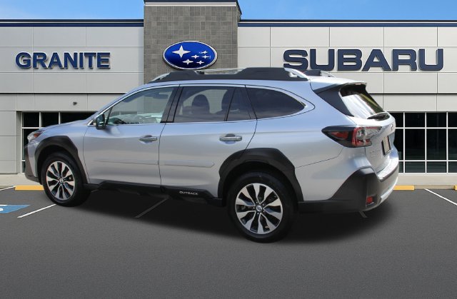Used 2024 Subaru Outback Touring XT AWD/4WD image 8