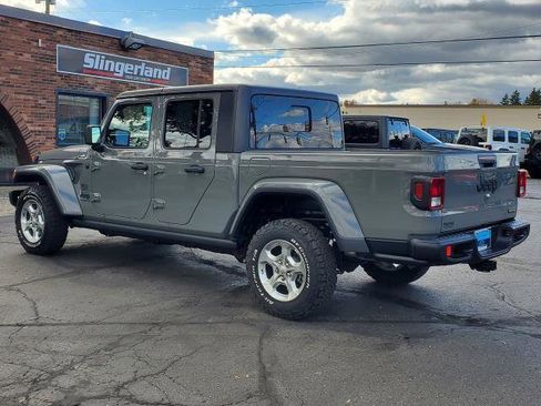 Used 2021 Jeep Gladiator Sport image 5