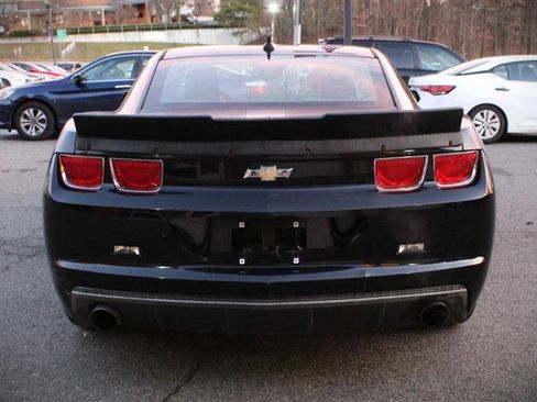 Used 2011 Chevrolet Camaro LT w/ Silver Stripe Package RWD image 4