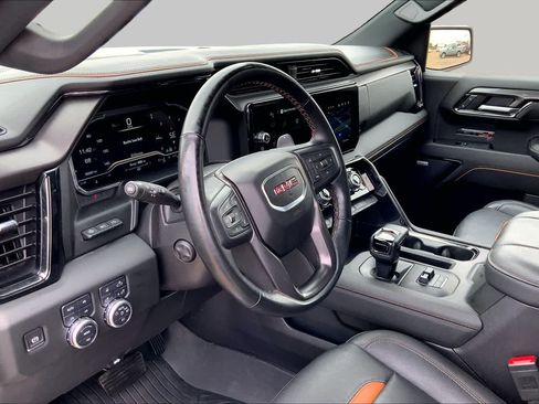 Used 2024 GMC Sierra 1500 AT4 w/ Technology Package AWD/4WD image 18