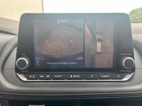 Used 2021 Nissan Rogue SV w/ Premium Package FWD image 22