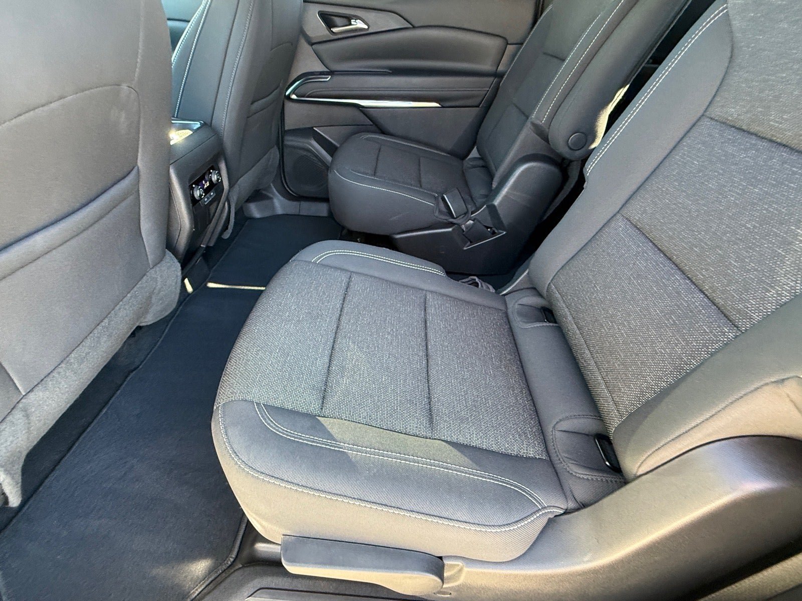 Used 2026 Chevrolet Traverse LT FWD image 13