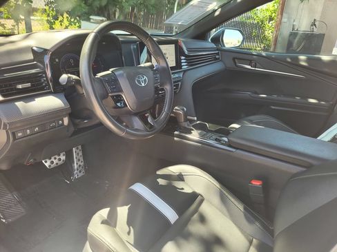 Used 2025 Toyota Camry SE FWD image 11