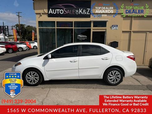 Used 2017 Toyota Corolla LE w/ Carpet Mat Package (TMS) FWD image 9