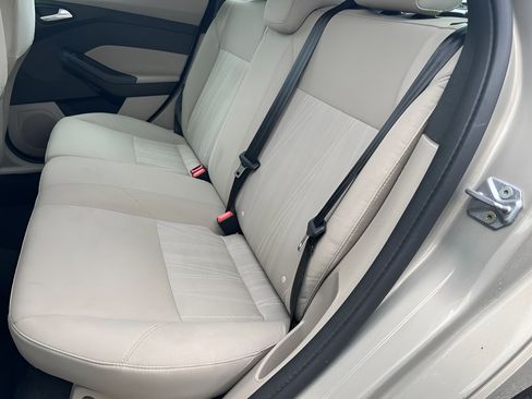 Used 2016 Ford Focus SE FWD image 11