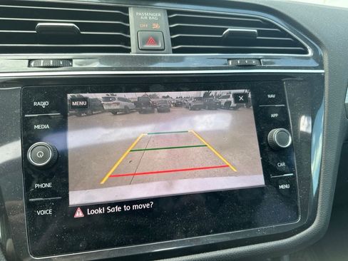 Used 2020 Volkswagen Tiguan SEL FWD image 8