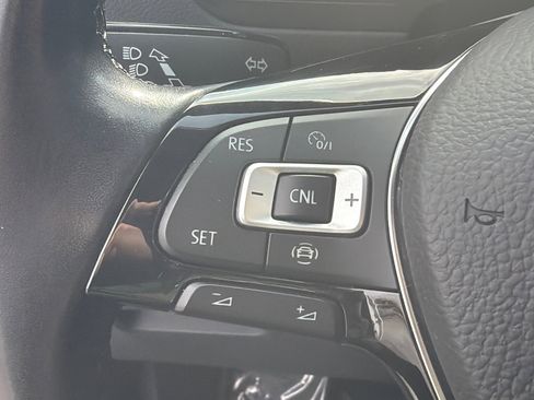 Used 2019 Volkswagen Tiguan SE image 24