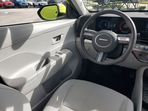 Used 2025 Hyundai Kona SEL FWD image 13