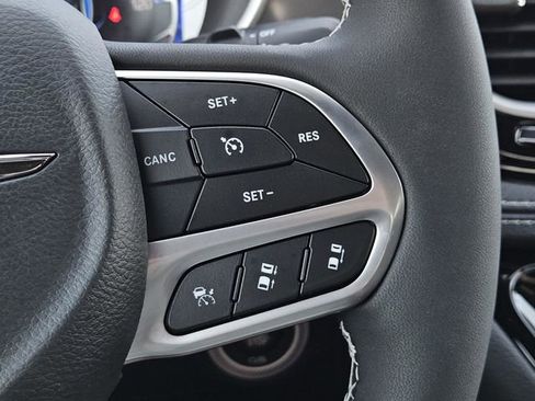 New 2026 Chrysler Pacifica Select image 20