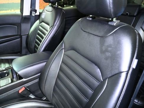 Used 2020 Ford Edge SEL w/ Convenience Package image 24