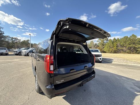 Used 2025 Ford Expedition Max Active image 9