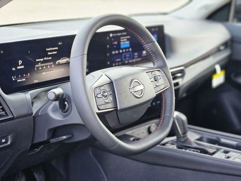 New 2026 Nissan Sentra SR w/ SR Premium Package FWD image 11