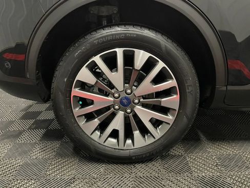 Used 2020 Ford Escape Titanium image 18