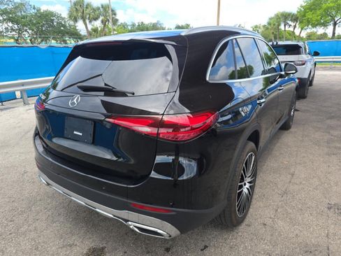 Used 2024 Mercedes-Benz GLC 300 image 2