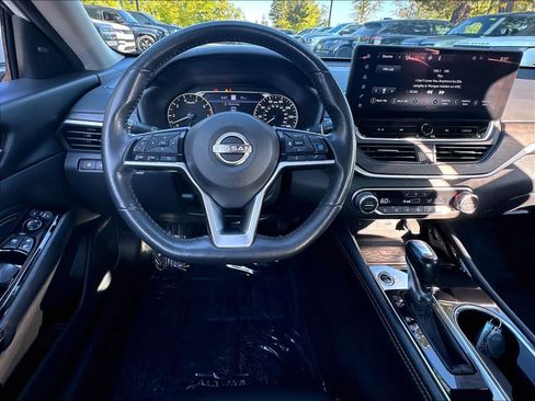 Used 2023 Nissan Altima 2.5 SL FWD image 8