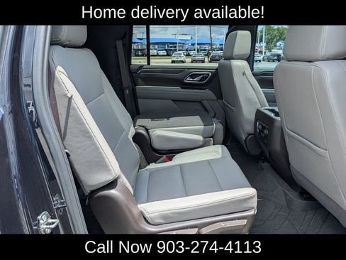Used 2023 Chevrolet Suburban Z71 w/ Luxury Package AWD/4WD image 33
