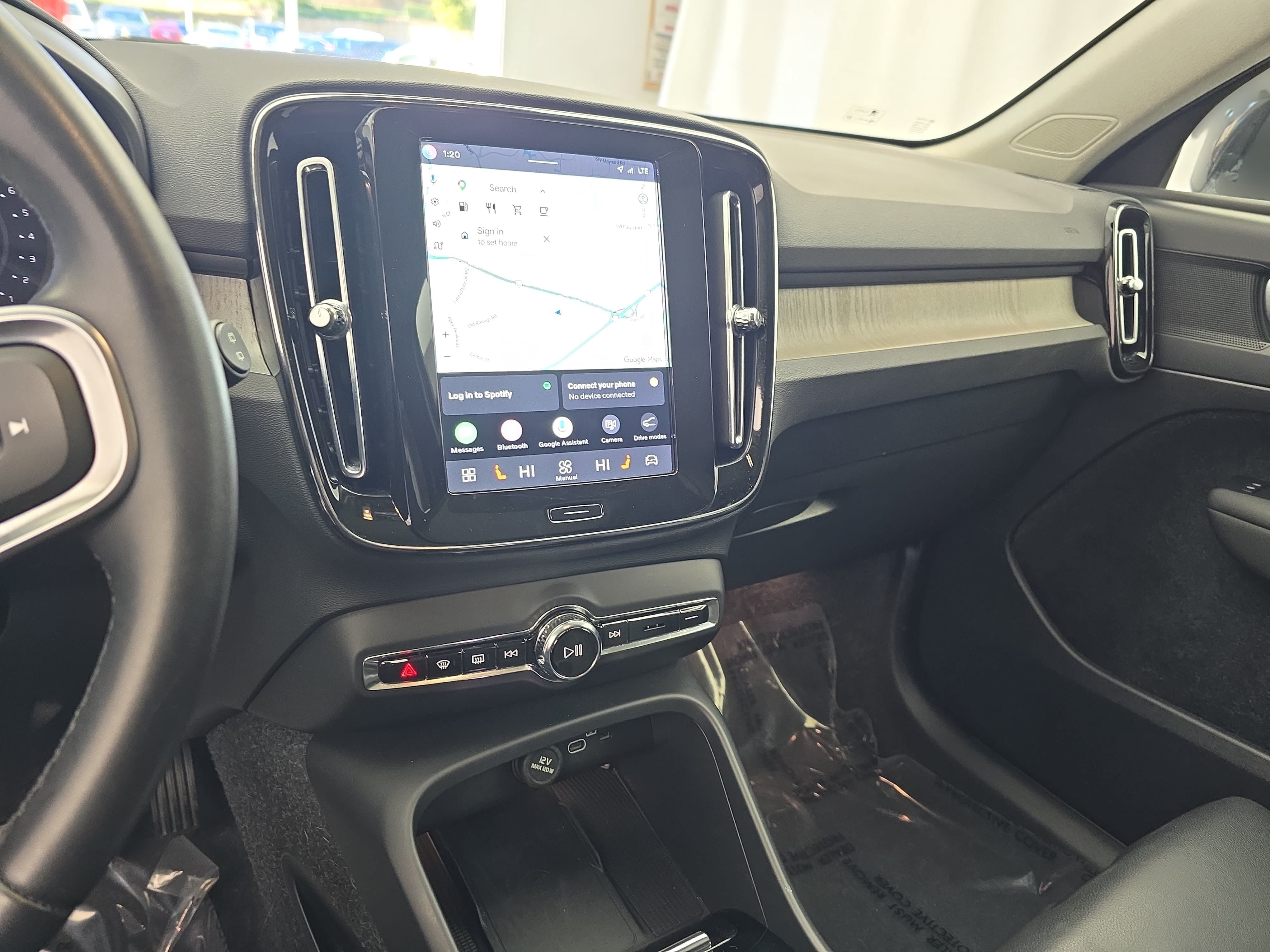 Used 2025 Volvo XC40 B5 Plus AWD/4WD image 20
