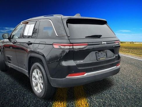 Certified 2023 Jeep Grand Cherokee Limited image 31