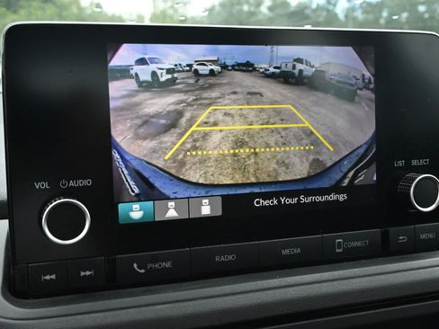 Used 2023 Honda Accord EX image 14