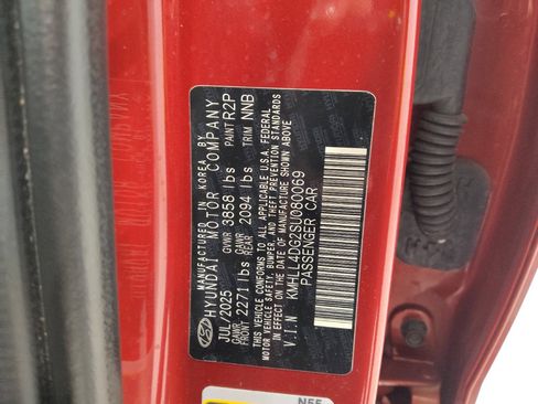 Used 2025 Hyundai Elantra SE FWD image 33