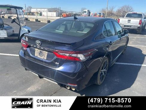 Used 2021 Toyota Camry SE image 4