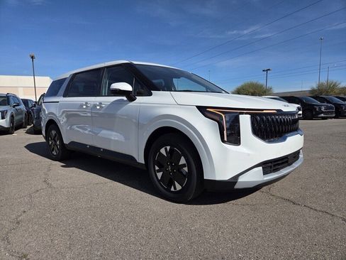 New 2026 Kia Carnival LXS image 2