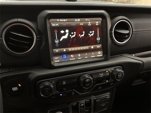 Used 2023 Jeep Wrangler Unlimited Sahara image 18