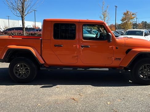 New 2025 Jeep Gladiator Sport image 7