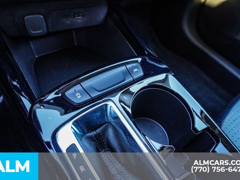 Used 2025 Chevrolet Trax LT w/ LT Convenience Package image 44