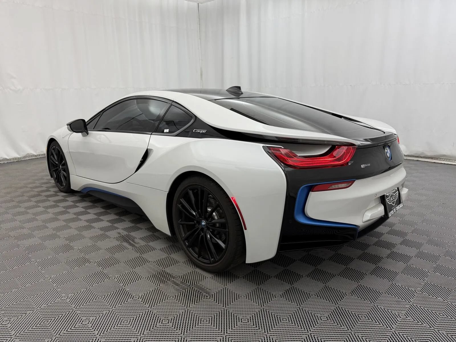 Used 2019 BMW i8 Coupe AWD/4WD image 10
