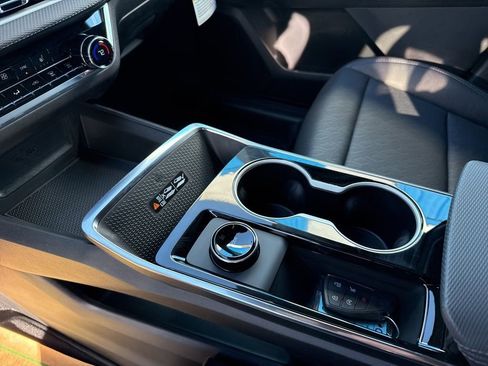 New 2026 Chevrolet Equinox LT w/ Convenience Package II image 28