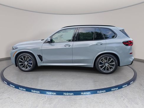 New 2026 BMW X5 xDrive50e w/ M Sport Package AWD/4WD image 8