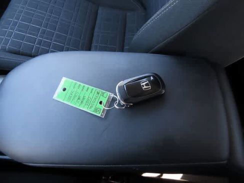Used 2023 Honda HR-V LX image 24