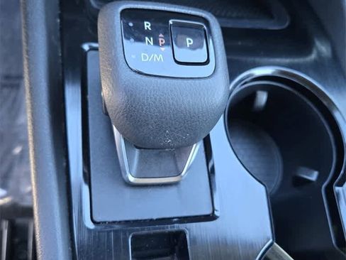 Used 2024 Nissan Rogue SV image 14