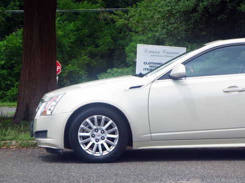 Used 2011 Cadillac CTS Luxury AWD/4WD image 22