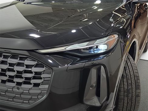 New 2025 Audi Q5 2.0T Premium image 32