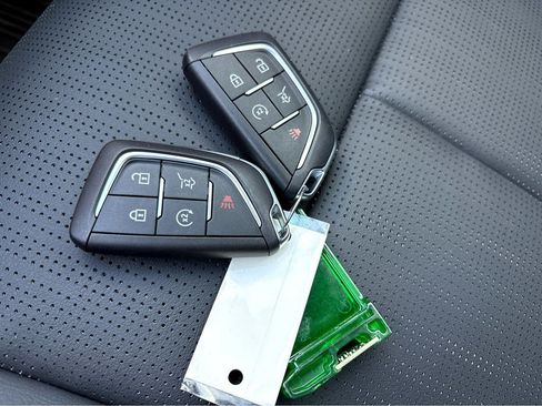 Used 2024 Cadillac Lyriq Sport image 27