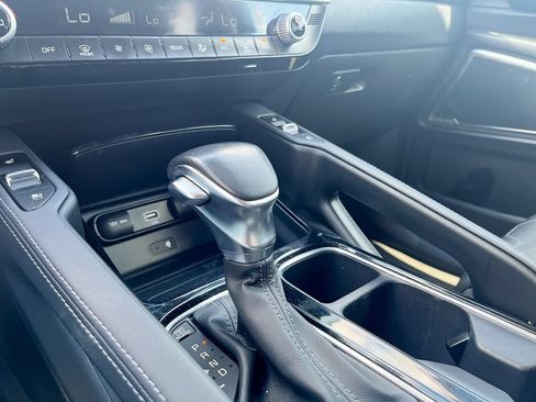 Used 2022 Kia Telluride SX w/ SX Prestige Package AWD/4WD image 17