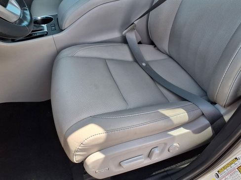 Used 2019 Toyota Highlander Limited AWD/4WD image 25
